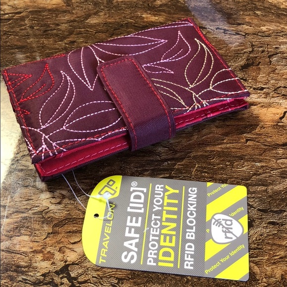 Travelon Handbags - Travelon RFID blocking wallet